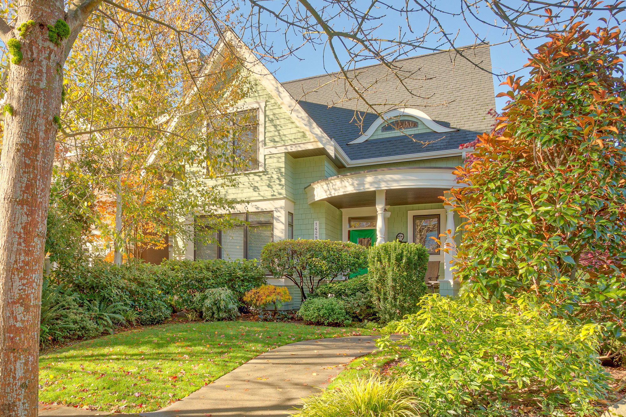 A house with new siding installation by Exterior Crew, LLC in Seattle, WA