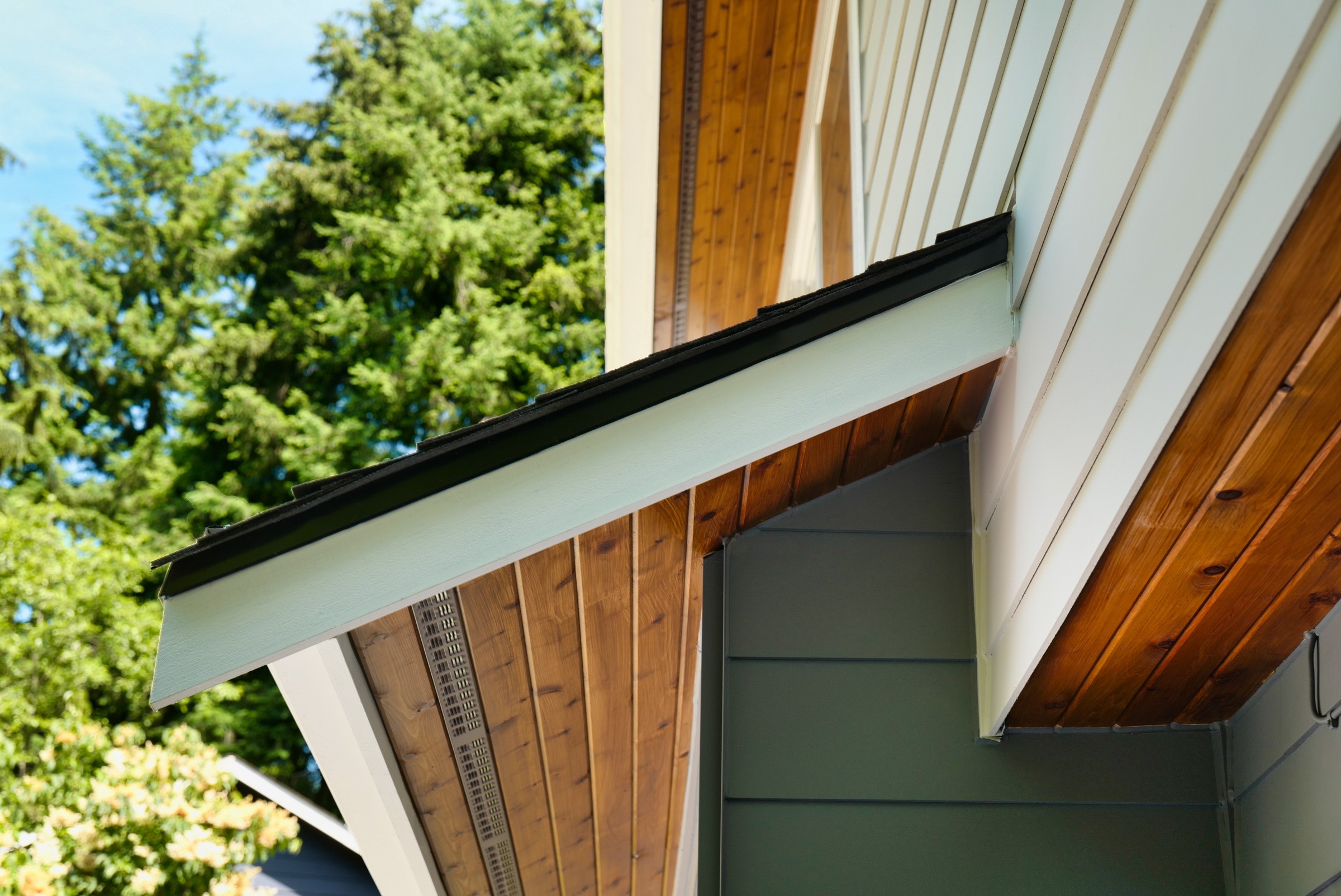 View of Trusted Siding Contractor for Seattle, WA Homeowners and Builders